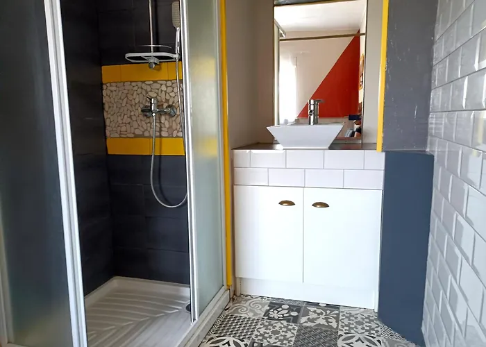 아파트 Grand Climatise Proche Du Centre Au Calme 생-앙부와즈